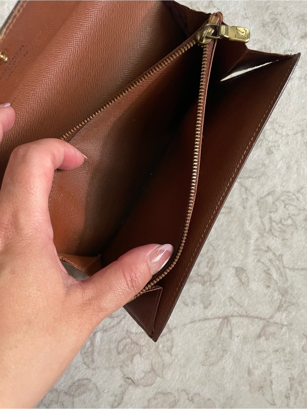 Louis Vuitton Monogram Sarah Long Wallet - Picture 12 of 16